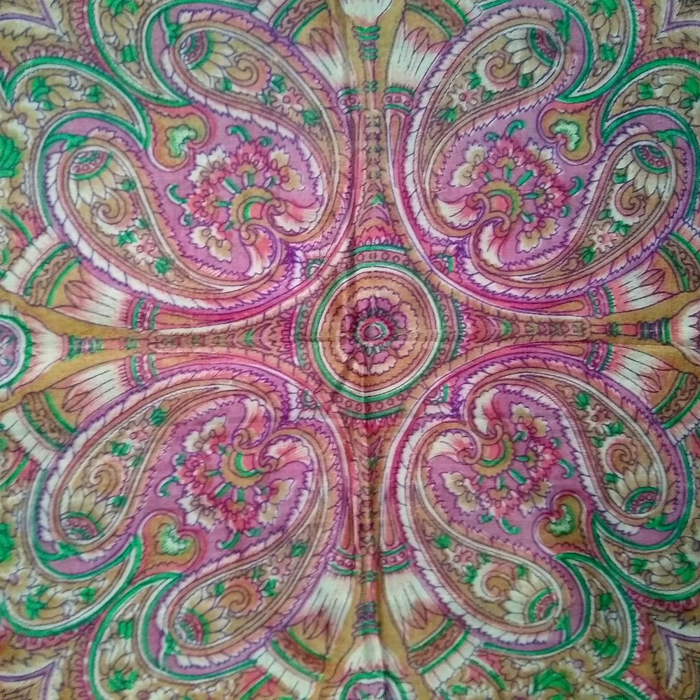 Gorgeous Rose Pink Silk Scarf Paisley India Soft - Picture 3 of 6